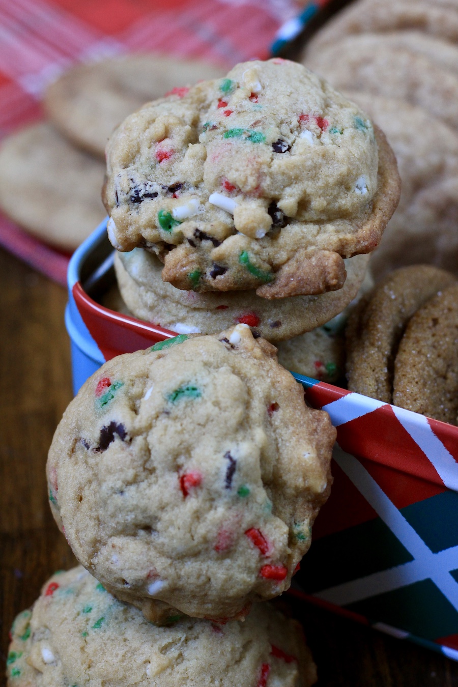Holiday chocolate chip cookies on the side of a magic cookie box.