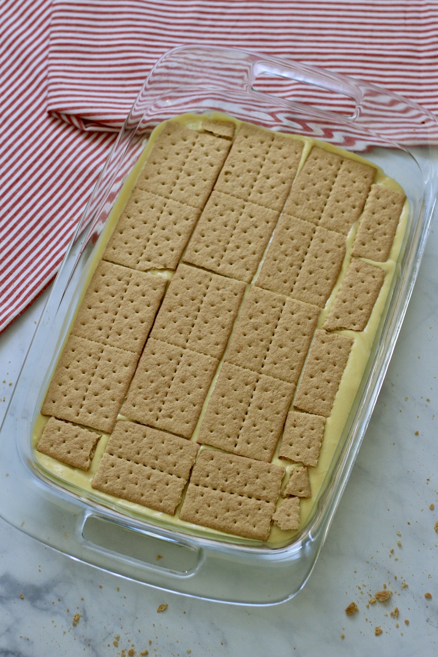 The final layer of graham crackers on top.