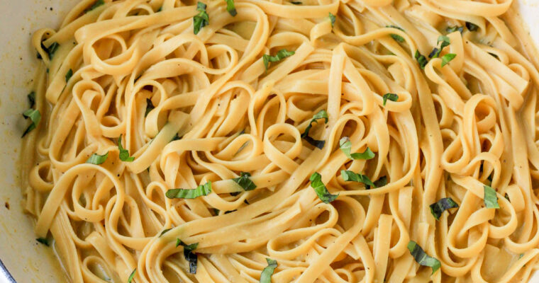 Vegan One-Pot Garlic Pasta