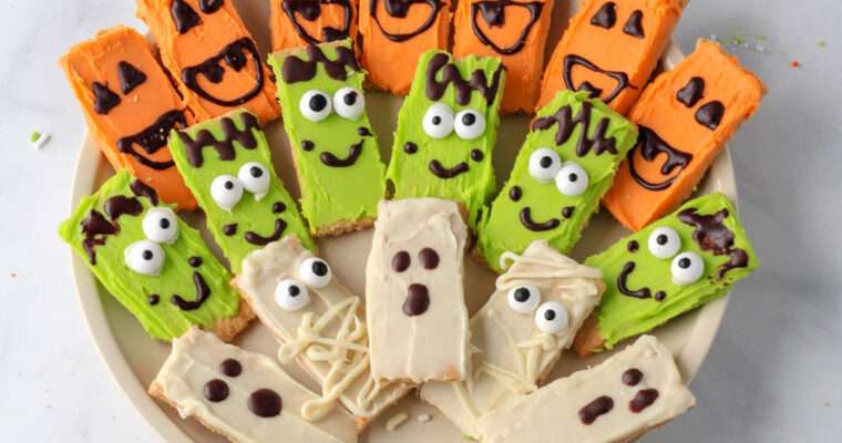 Halloween White Chocolate Dipped Graham Crackers