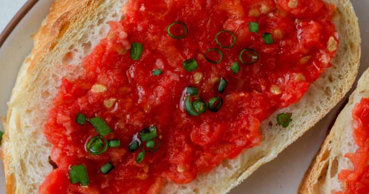 Pan con Tomate (Spanish Tomato Toast)