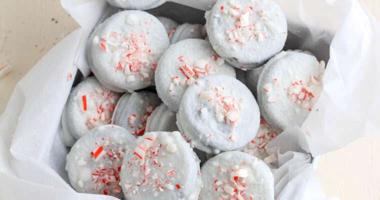 Peppermint White Chocolate Dipped Oreos